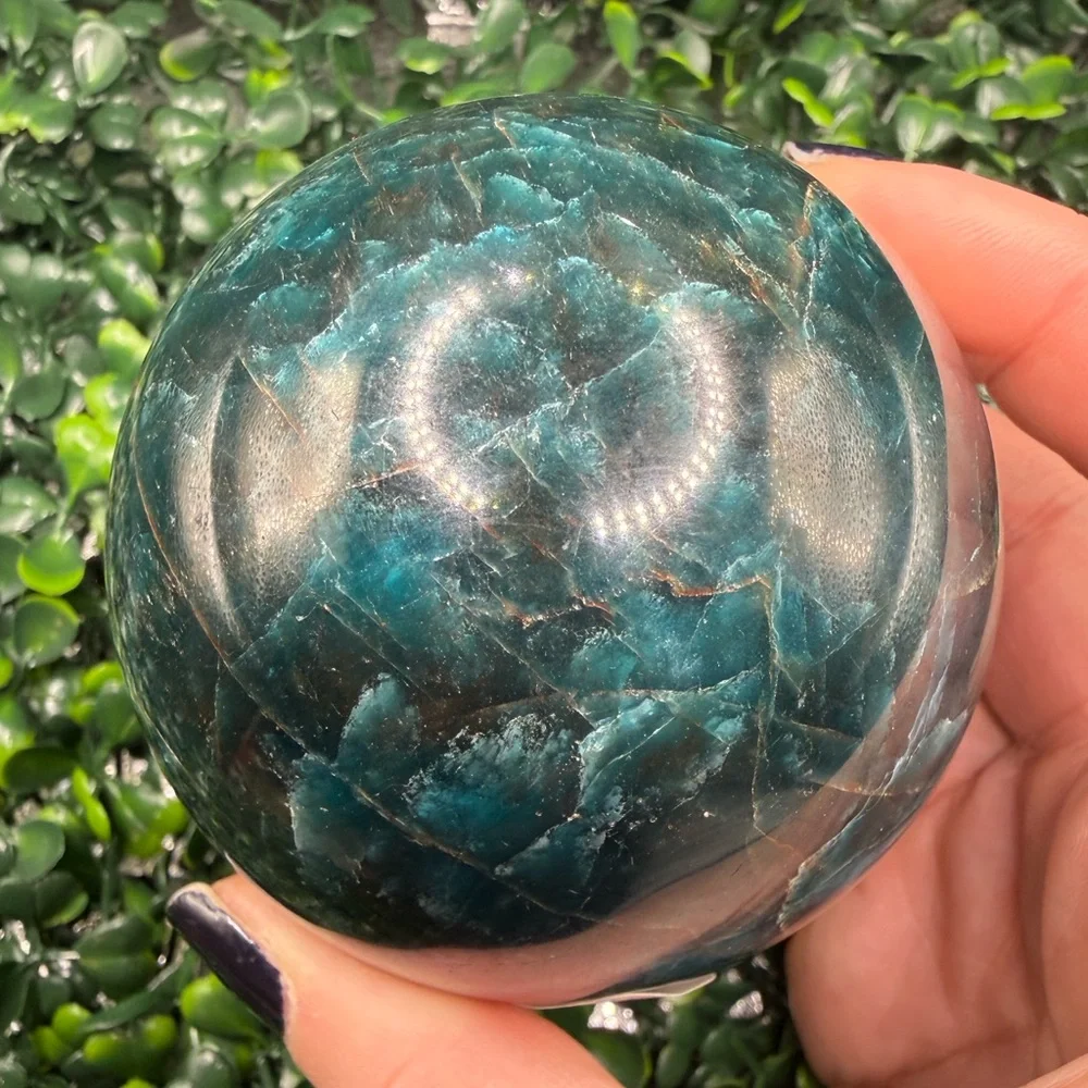 75mm Amazing, Flashy & Chatoyant Blue Apatite Sphere - Picture 5 of 6